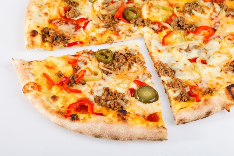 cine a inventat pizza