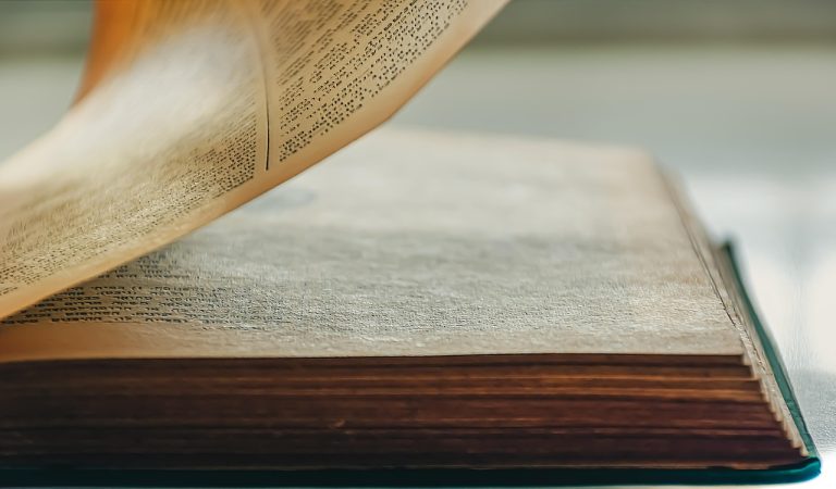 cine a inventat hartia